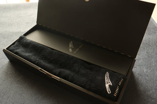 Seisuke Swedish Steel Santoku Mahogany Handle&Black Towel Gift set - Japannywholesale