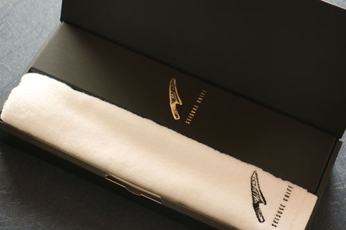 Seisuke Swedish Steel Santoku Mahogany Handle&White Towel Gift set - Japannywholesale