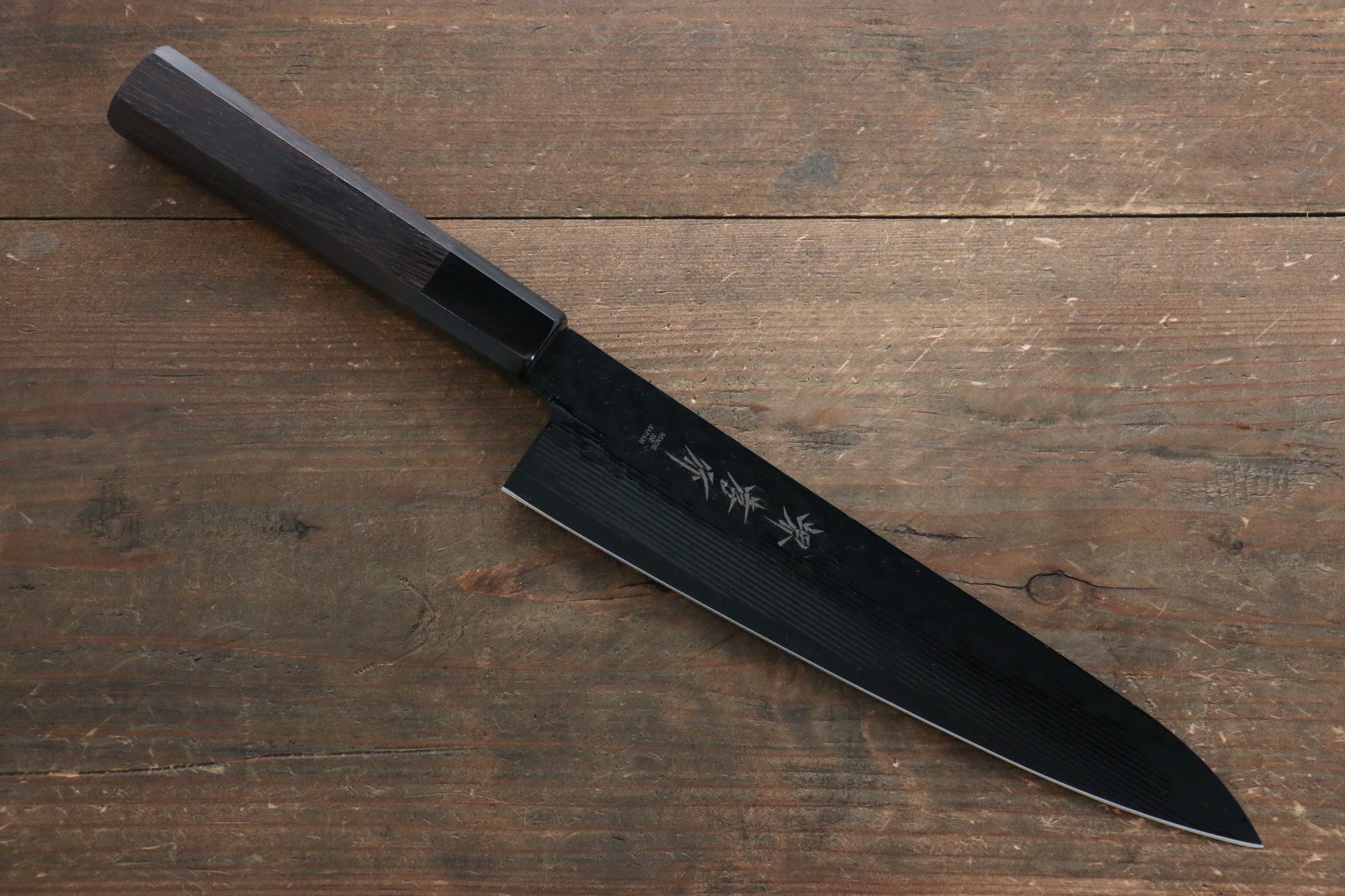 Sakai Takayuki Non-Stick Coating VG10 Hammered WA KUROKAGE Japanese Chef's  Santoku Knife 170mm with Wenge Handle